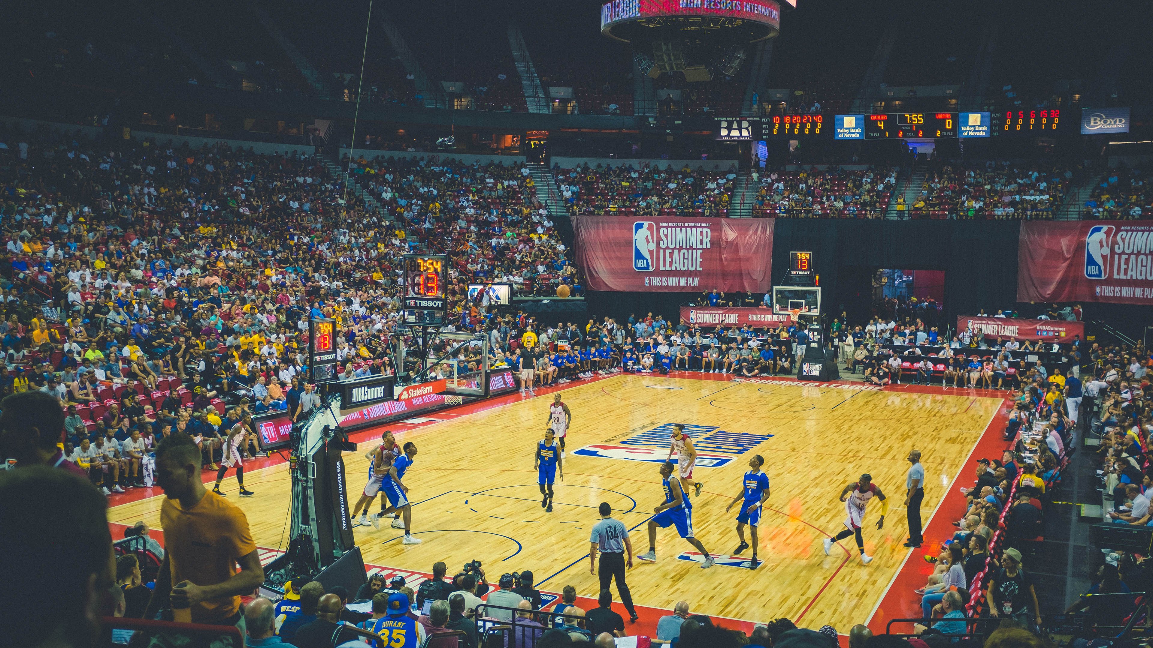 乐鱼体育官网优惠-运动科技设备升级助力选手动态监控，运动监控系统的功能有哪些